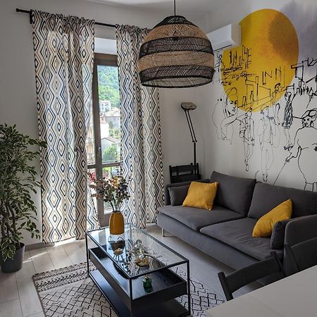 Bright Flat Just 10 Minutes From The City Centre Como Exterior photo