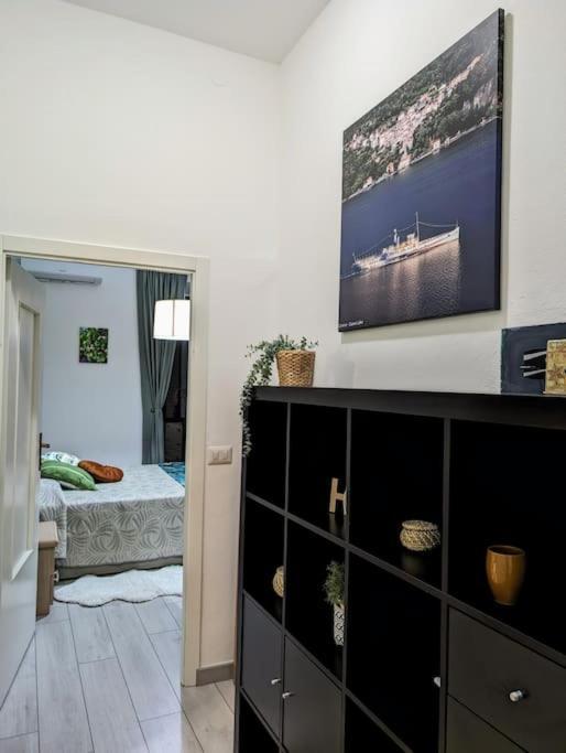 Bright Flat Just 10 Minutes From The City Centre Como Exterior photo