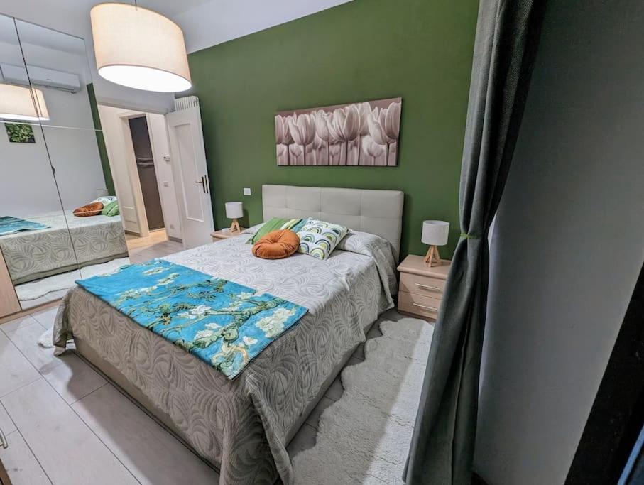 Bright Flat Just 10 Minutes From The City Centre Como Exterior photo