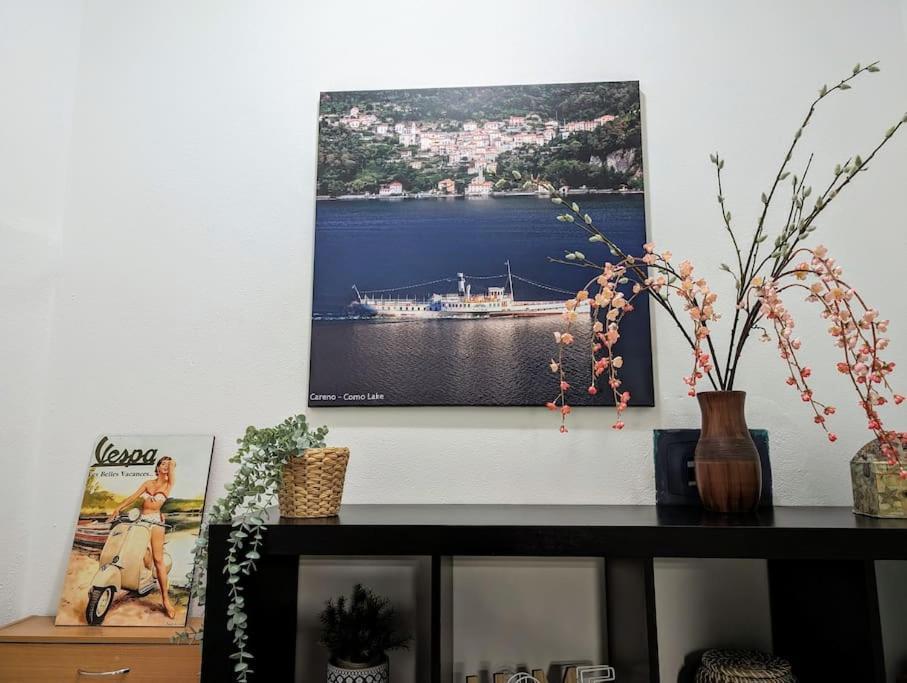 Bright Flat Just 10 Minutes From The City Centre Como Exterior photo